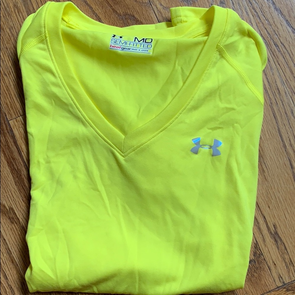 ❌SOLD❌Under Armour Tee